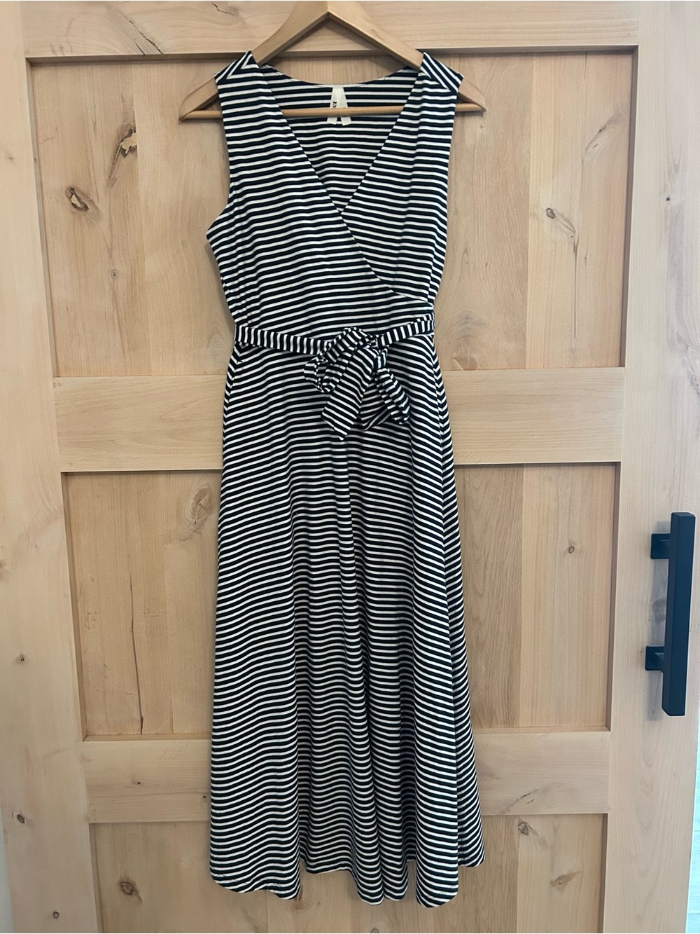 Pact Striped Black White Stripe Fit and Flare Easy V-neck  Dress, EUC SMALL